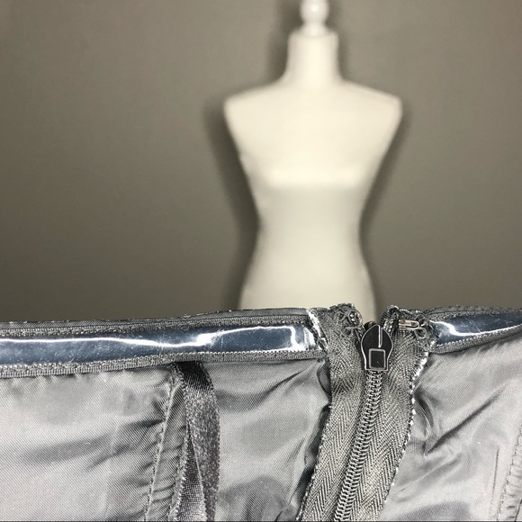 🧵Urban Outfitters Strapless Geometric Print Dress - Picture 7 of 8